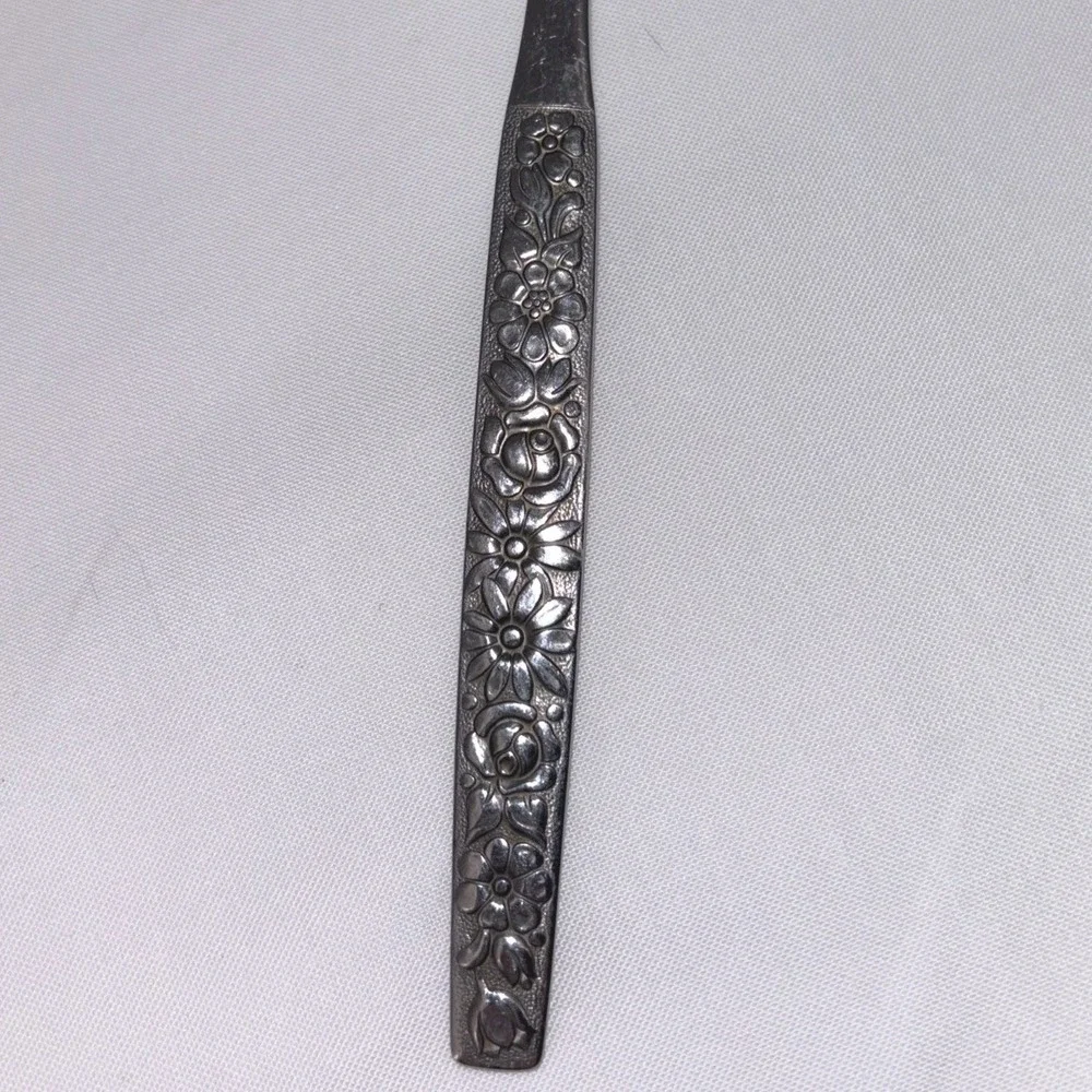Wm A Rogers Oneida Malibu Single Serving Spoon Stainless Flatware Flowers 8 3/4